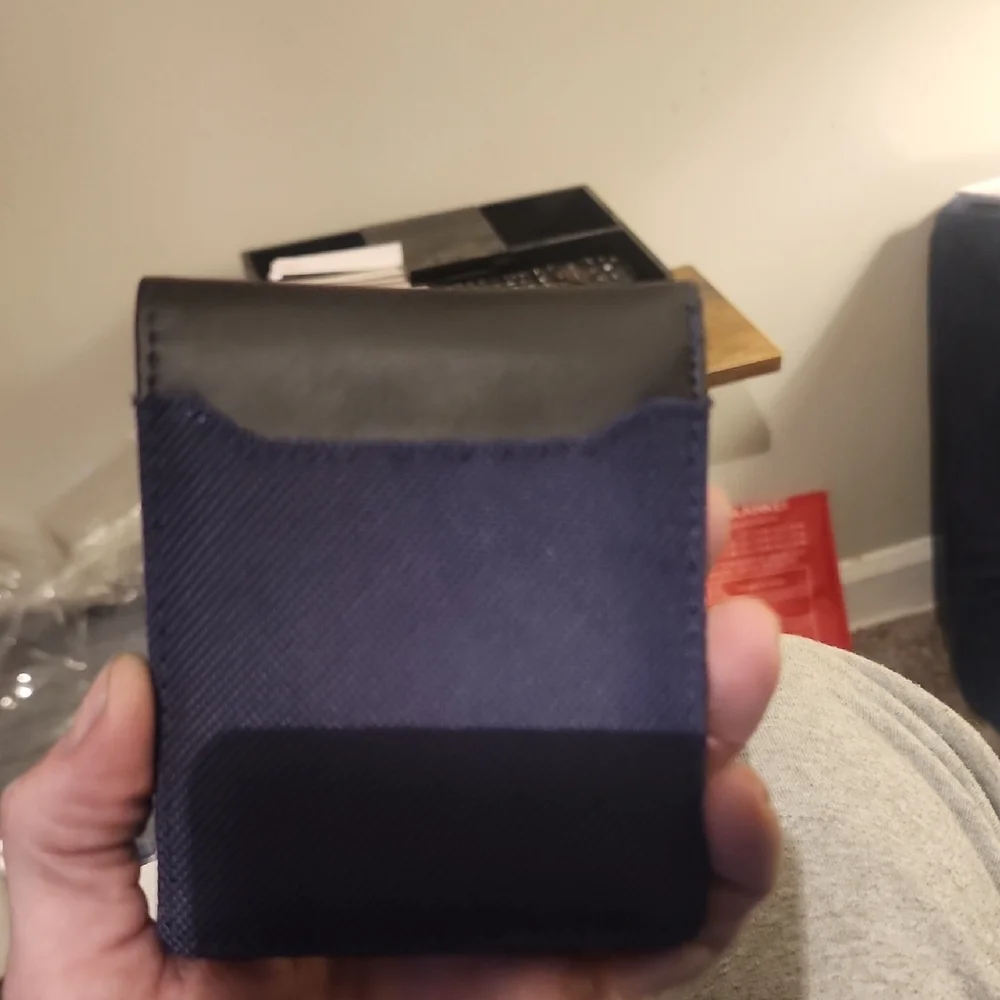 NWY Caddy Wolf Mens RFID Navy Wallet. Never Used.